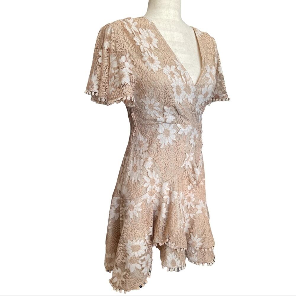 Saints + Secrets Beige & White Lace Dress XS - Picture 3 of 15